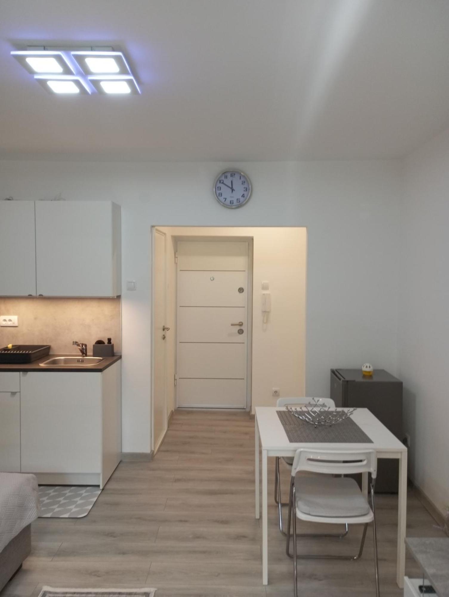 Lara Apartment *
